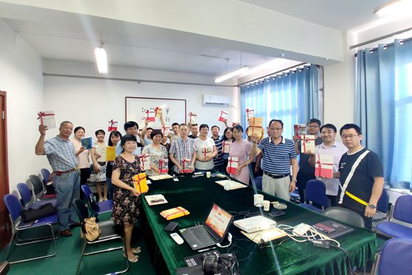 755ee32640c24b12992af96f9878218a.jpg 开展“读书日”主题党员活动_副本.jpg