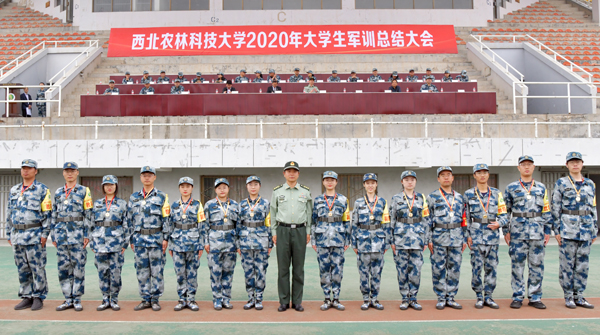 53dcccf209b84d709a410e53e7420e85.jpg 优秀教导员.jpg