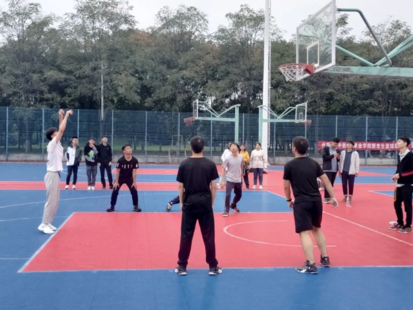 de7fd0b92d9f43269f206494f8bf6758.jpg 草业20级班级对抗赛.jpg