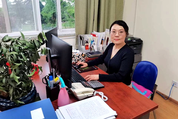 4caec53cb6d74350b9f344ec616f1bc8.jpg 刘军华老师2_副本.jpg