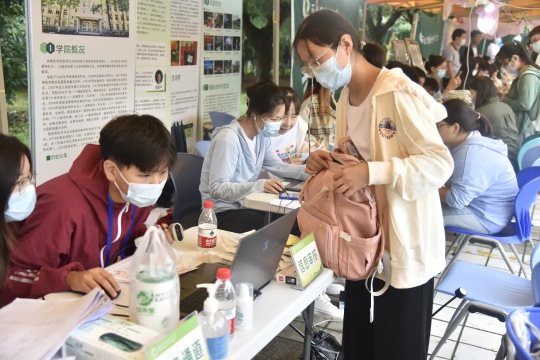 9b9716dcc0144a429dea4aae8a87f88b.jpg 9b9716dcc0144a429dea4aae8a87f88b.jpg