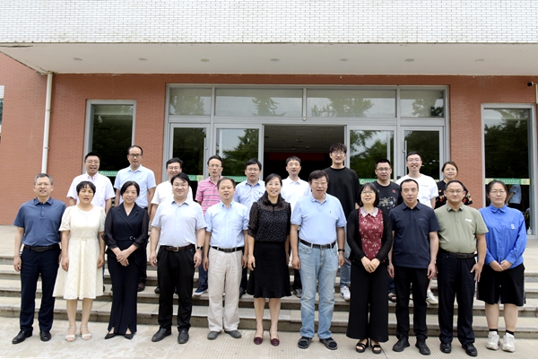 21cca52b10da48899ab15e4b04e4c5d1.jpg 合影.jpg